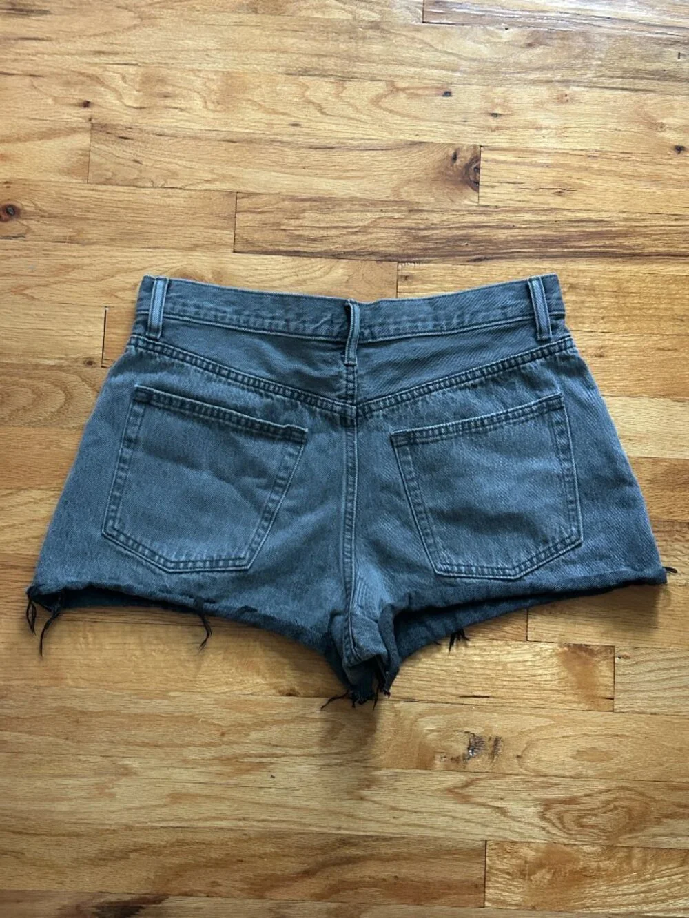 Uniqlo Black Denim Cut-Off Shorts 28 Waist Women High-Rise Frayed 90s Grunge Y2K